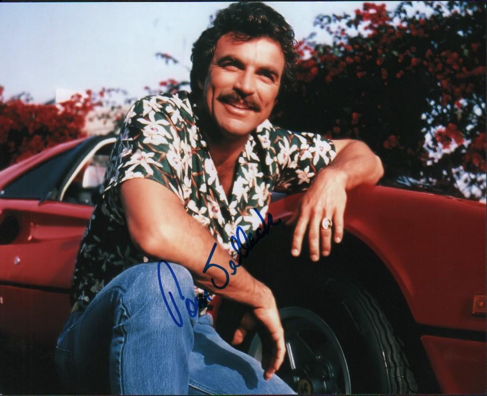 Tom Selleck Magnum PI signed photograph (1 of 1)