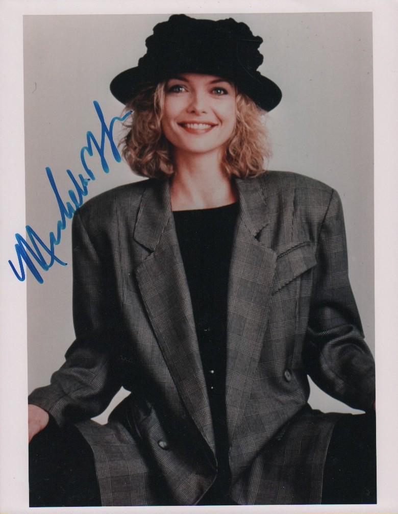 Michelle Pfeiffer vintage signed photograph (1 of 1)