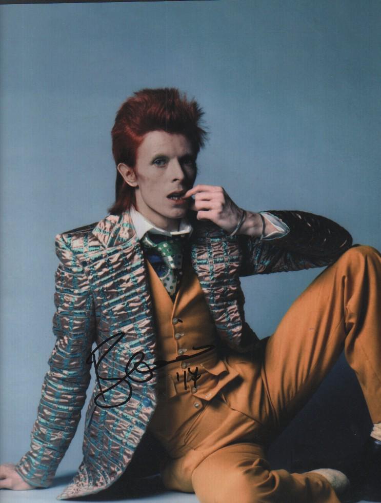 David Bowie signed photograph (1 of 1)
