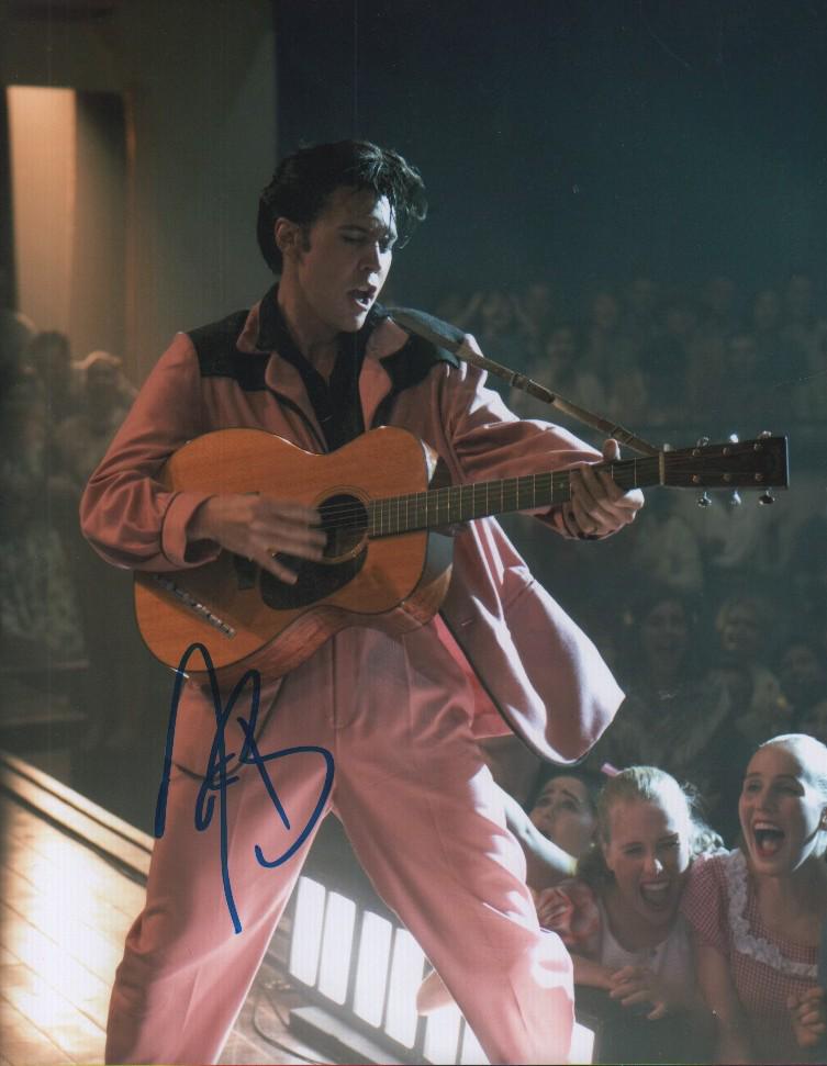 Austin Butler signed photograph: Sexy signed 8x10 as ELVIS in recent hit film with COA