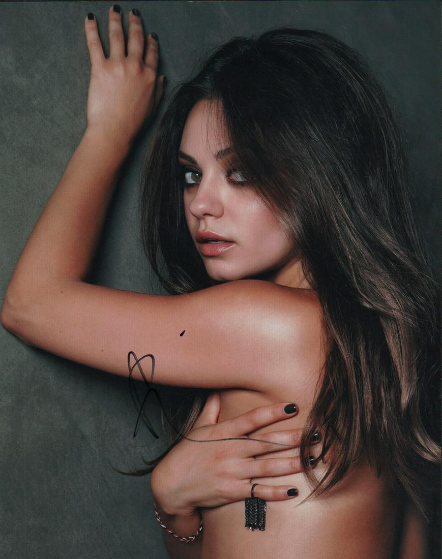 Mila Kunis sexy signed 11x14 photograph (1 of 1)