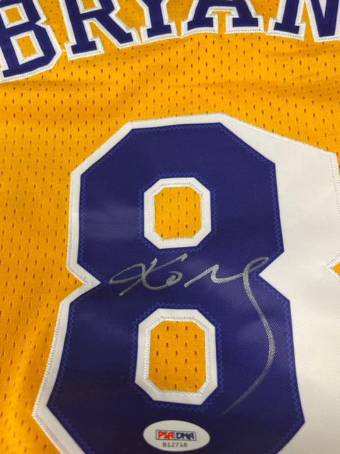 Kobe Bryant PSA DNA jersey signed (1 of 1)