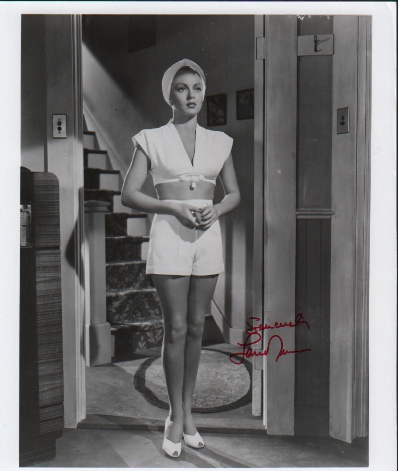 Lana Turner signed photograph (1 of 1)