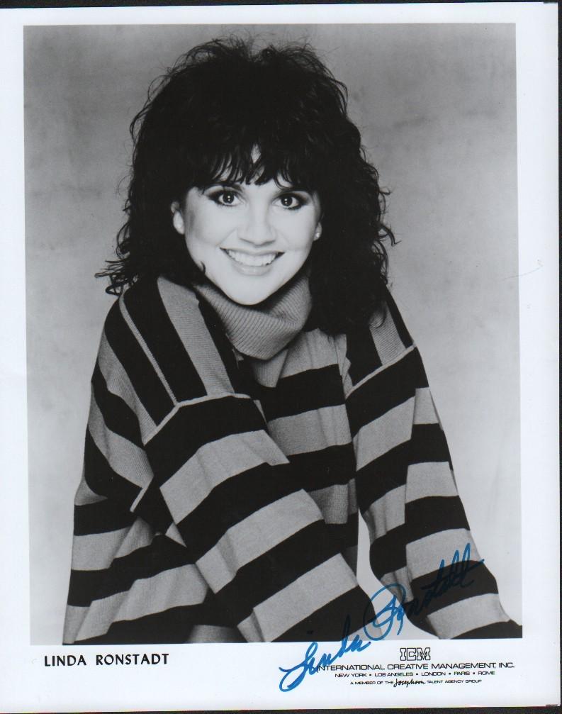 Linda Ronstadt signed vintage photograph (1 of 1)