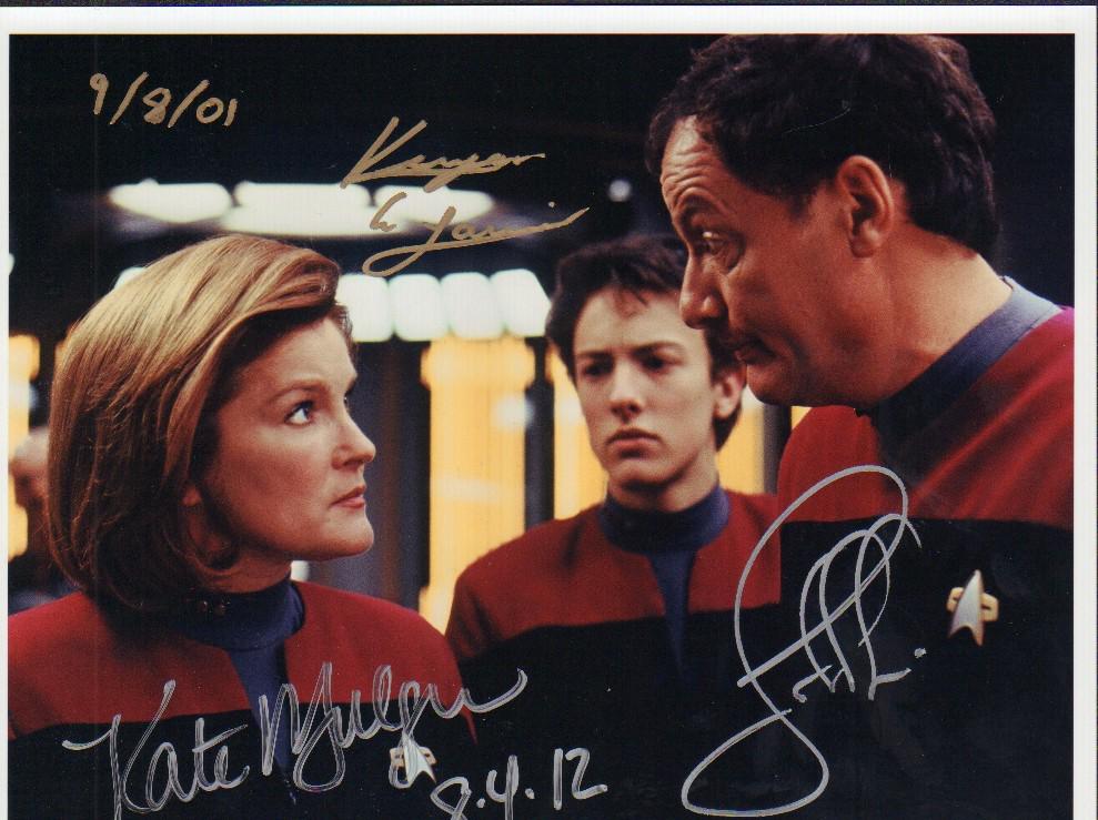 Star Trek Voyager cast signed scene photograph (1 of 1)