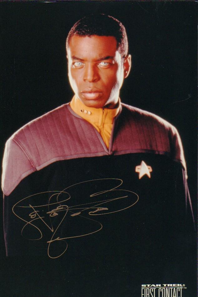 Levar Burton signed Star Trek Next Gen photograph (1 of 1)