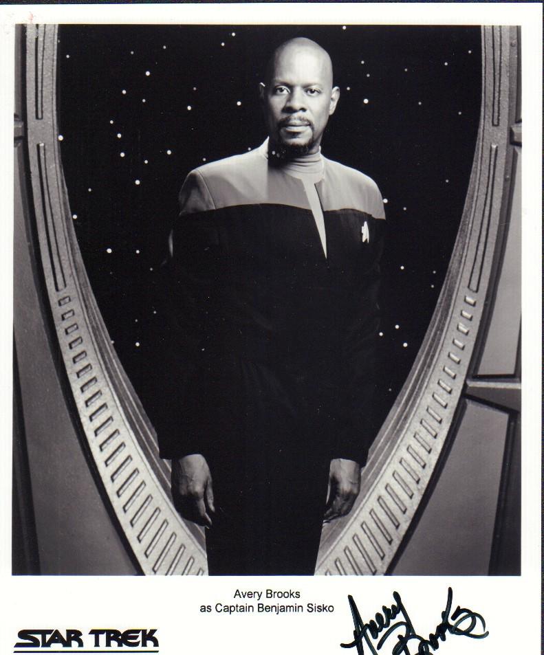 Averty Brooks signed Star Trek Deep Space Nine photograph: As Capt Benjamin Sisko with COA