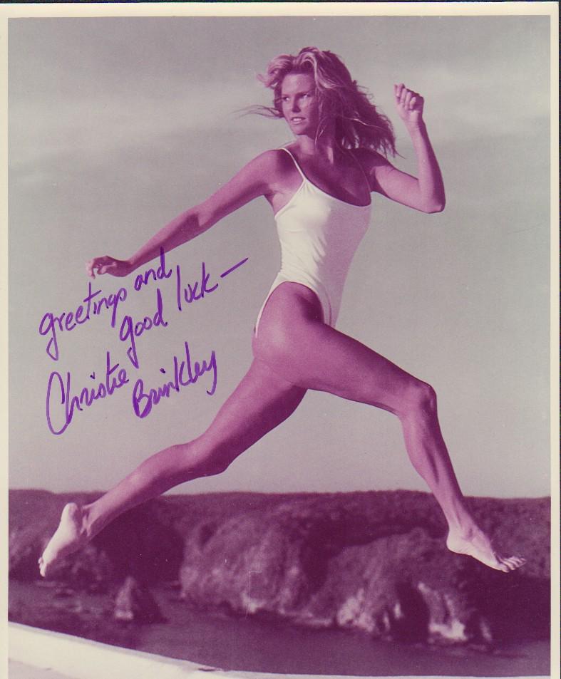 Christie Brinkley signed photograph: The Supermodel and actress signed vintage swimsuit 8x10 with COA