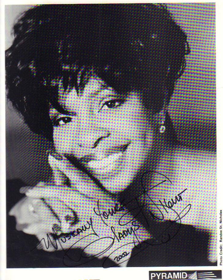Gladys Knight signed photograph (1 of 1)