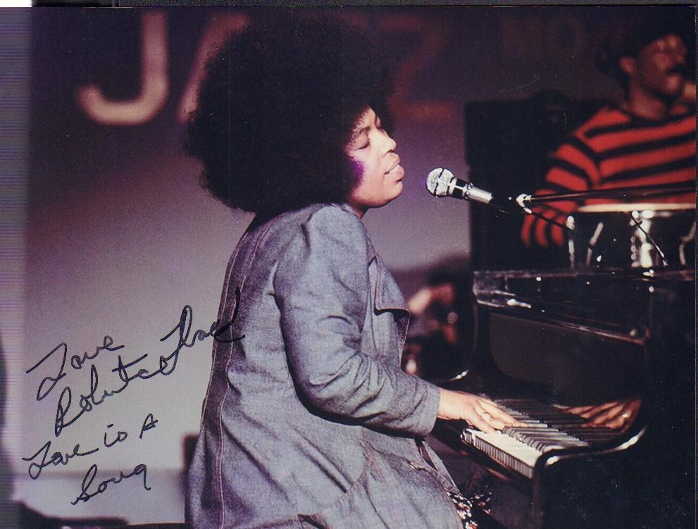 Roberta Flack signed photograph (1 of 1)