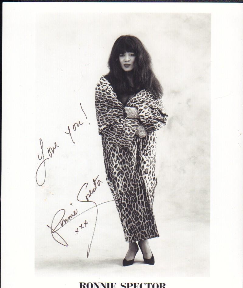 Ronnie Spector signed photograph (1 of 1)