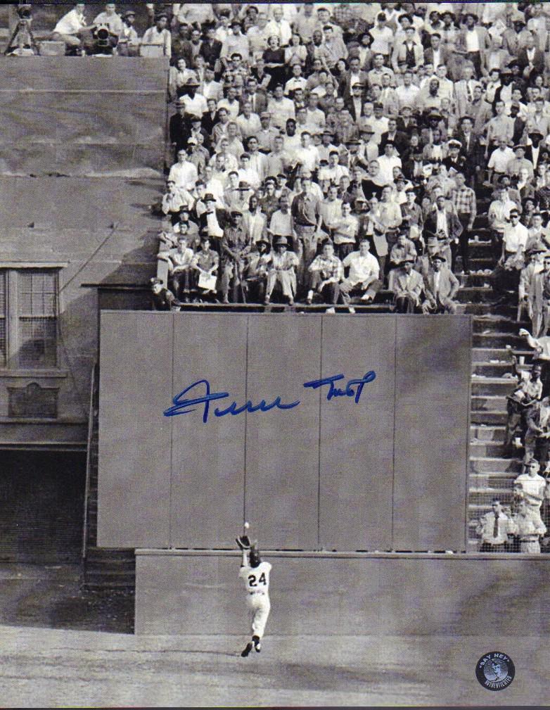 Willie Mays signed The Catch photograph (1 of 1)
