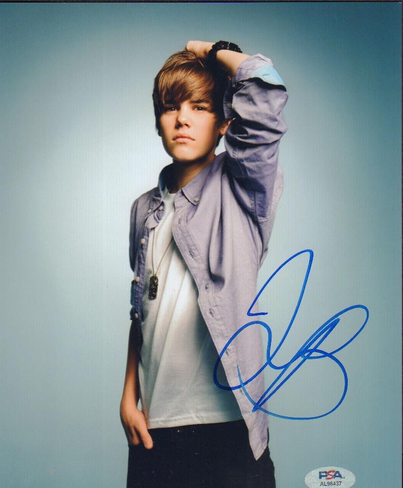 Justin Bieber signed photograph (1 of 1)