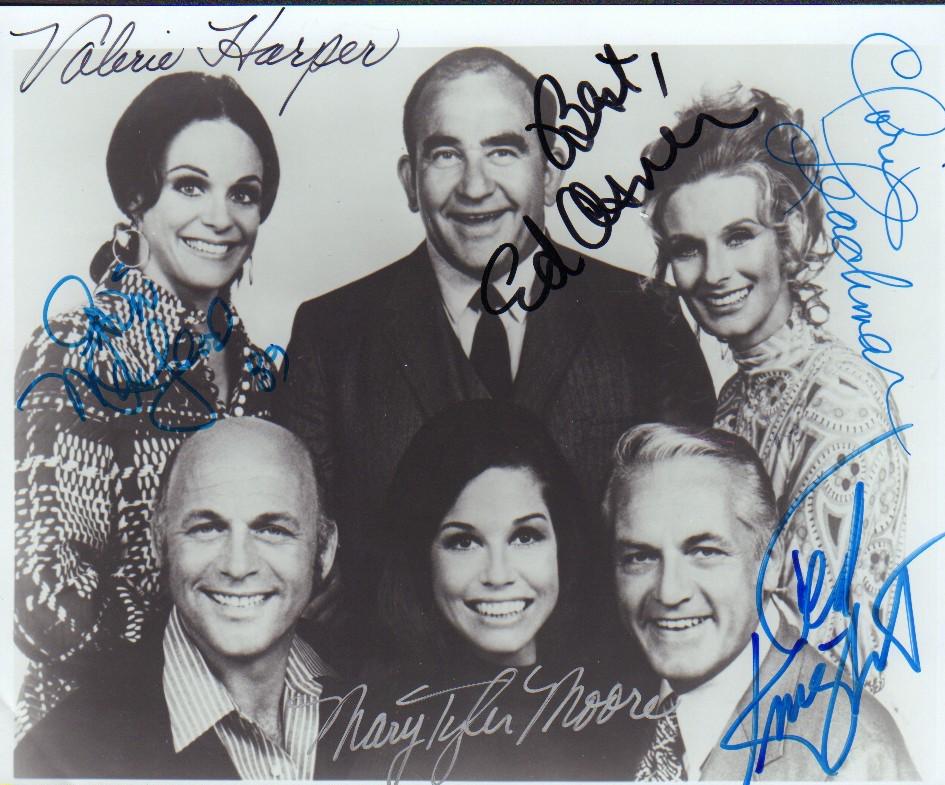 Mary Tyler Moore Show cast signed photograph (1 of 1)