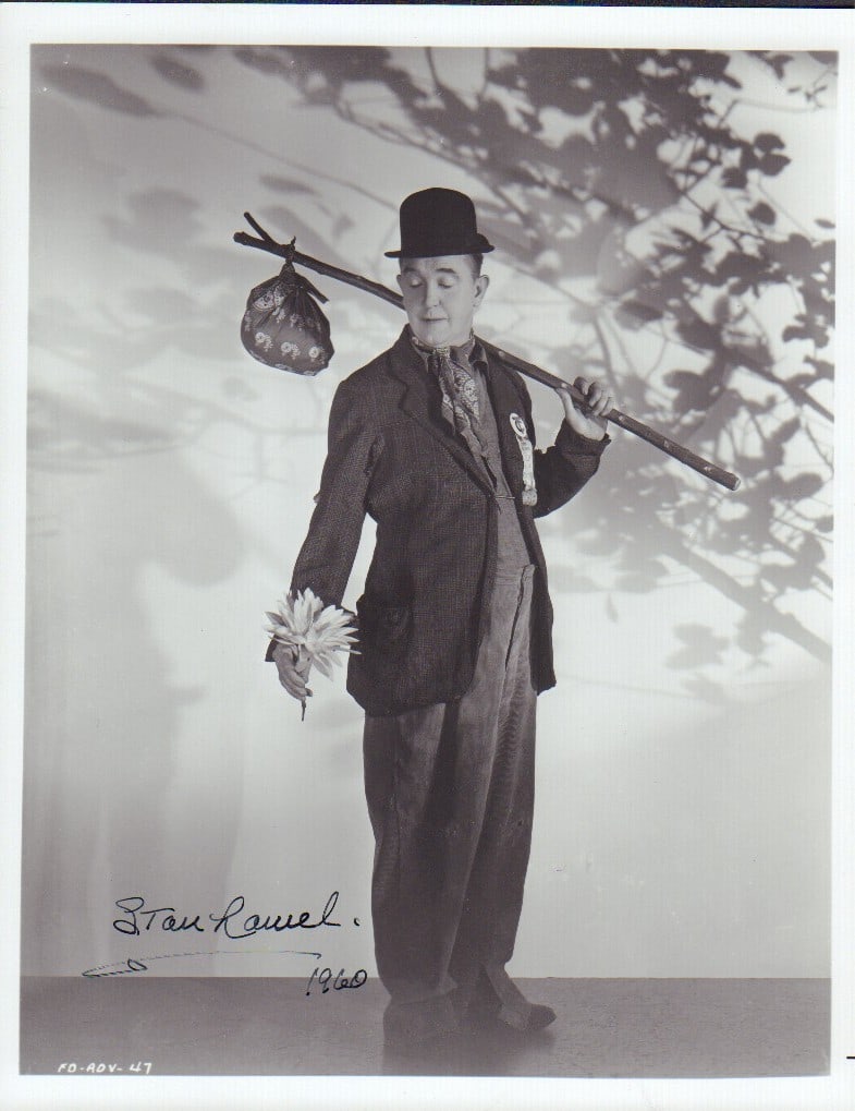 Stan Laurel signed photograph (1 of 1)
