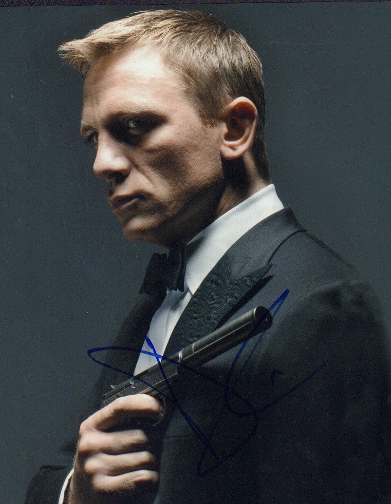 Daniel Craig signed photograph (1 of 1)