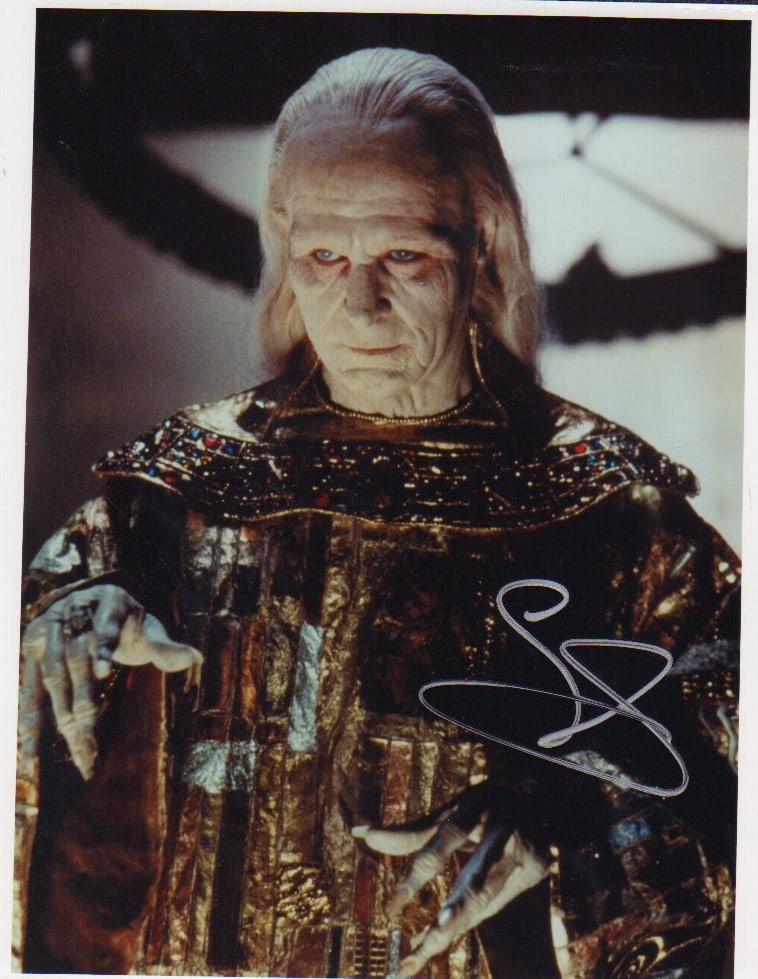 Gary Oldman signed photograph (1 of 1)