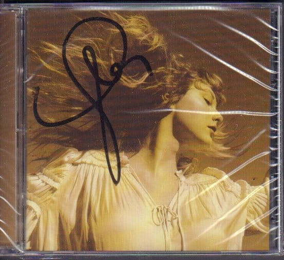 Taylor Swift signed CD (1 of 1)