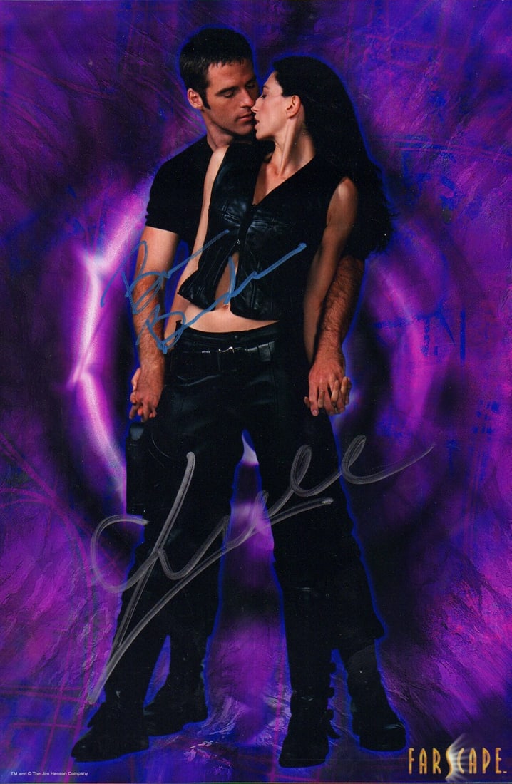 Farscape cast signed photo (1 of 1)