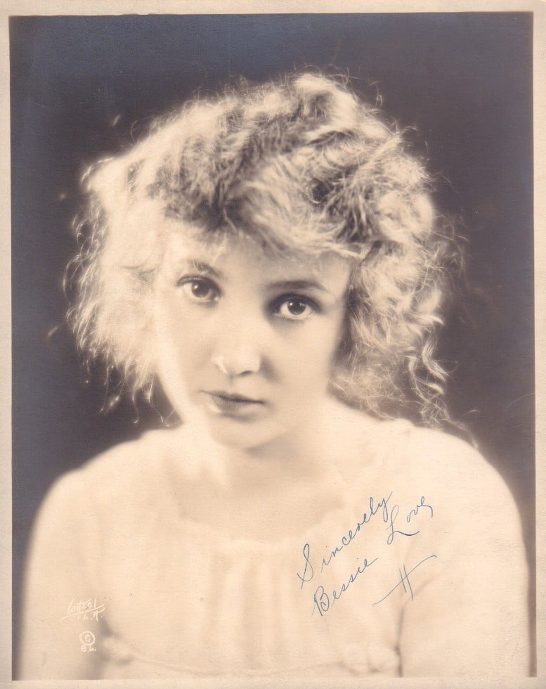 Bessie Love signed photograph (1 of 1)