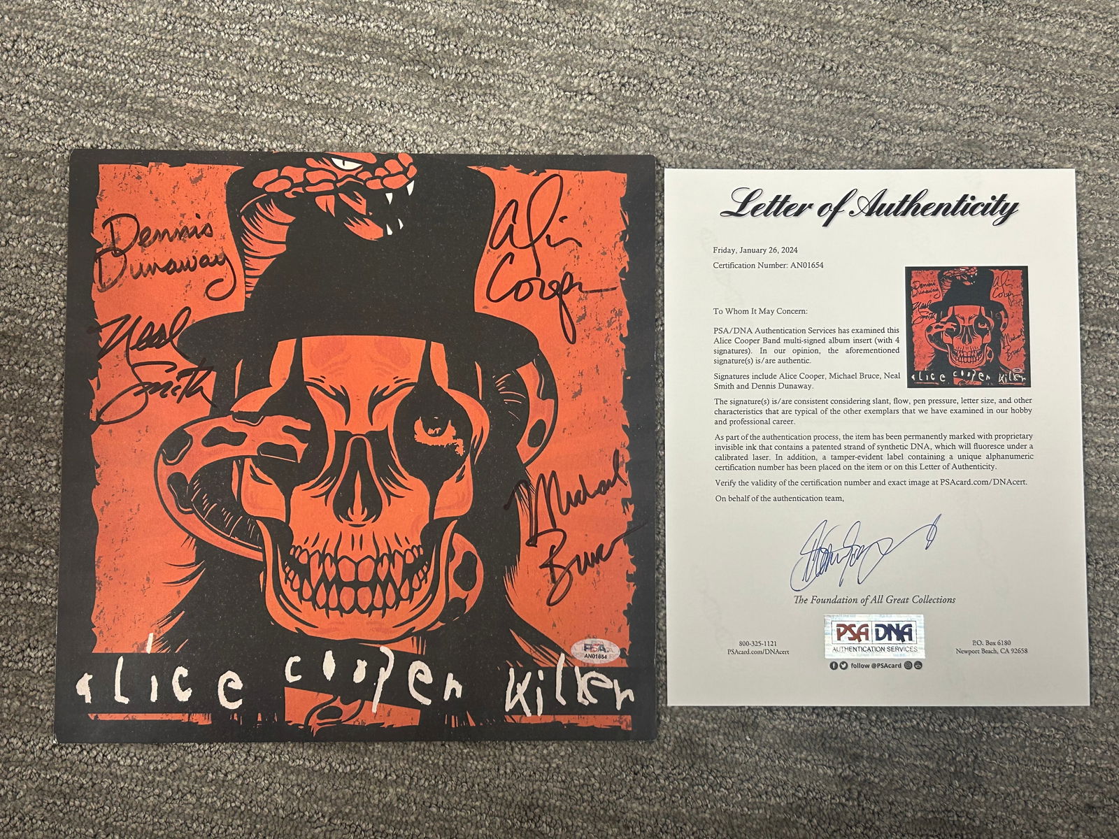 Alice Cooper signed LP slick (1 of 1)