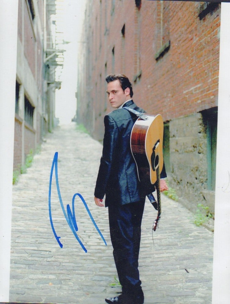Joaquin Phoenix signed photograph (1 of 1)