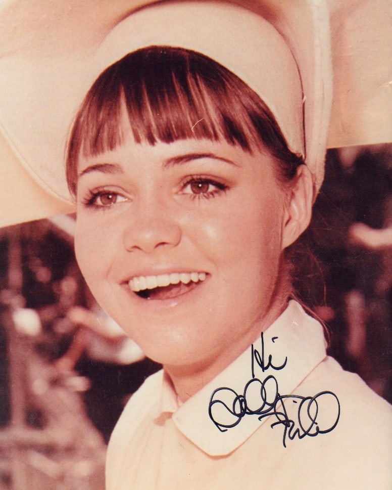 Sally Field signed photograph (1 of 1)