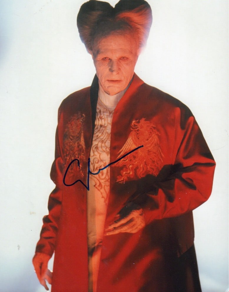 Gary Oldman signed photograph (1 of 1)