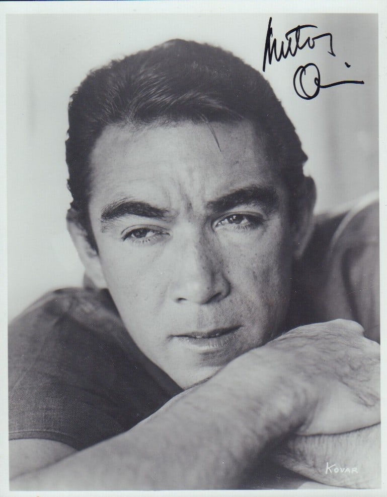 Anthony Quinn signed photograph (1 of 1)