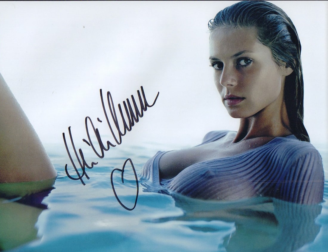 Heidi Klum signed photograph 11x14 (1 of 1)