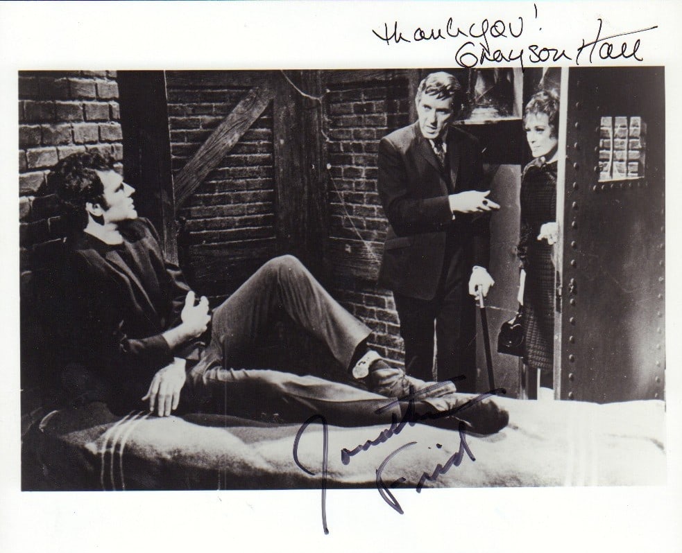 Dark Shadows rarity signed photograph (1 of 1)