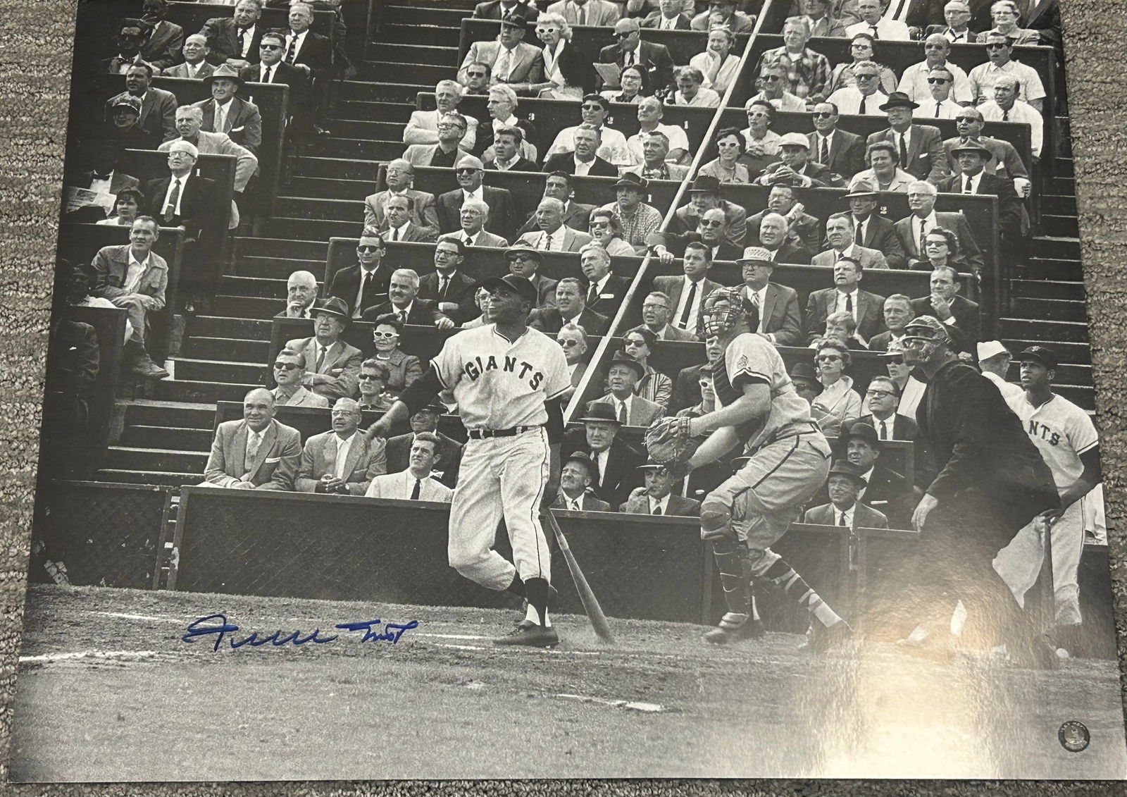 Willie Mays signed 16x20 photograph (1 of 1)