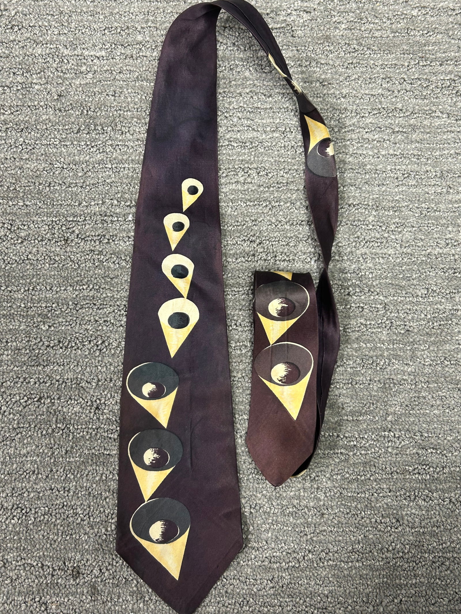 Al Pacinos one of a kind neck tie from Dick Tracy (1 of 1)