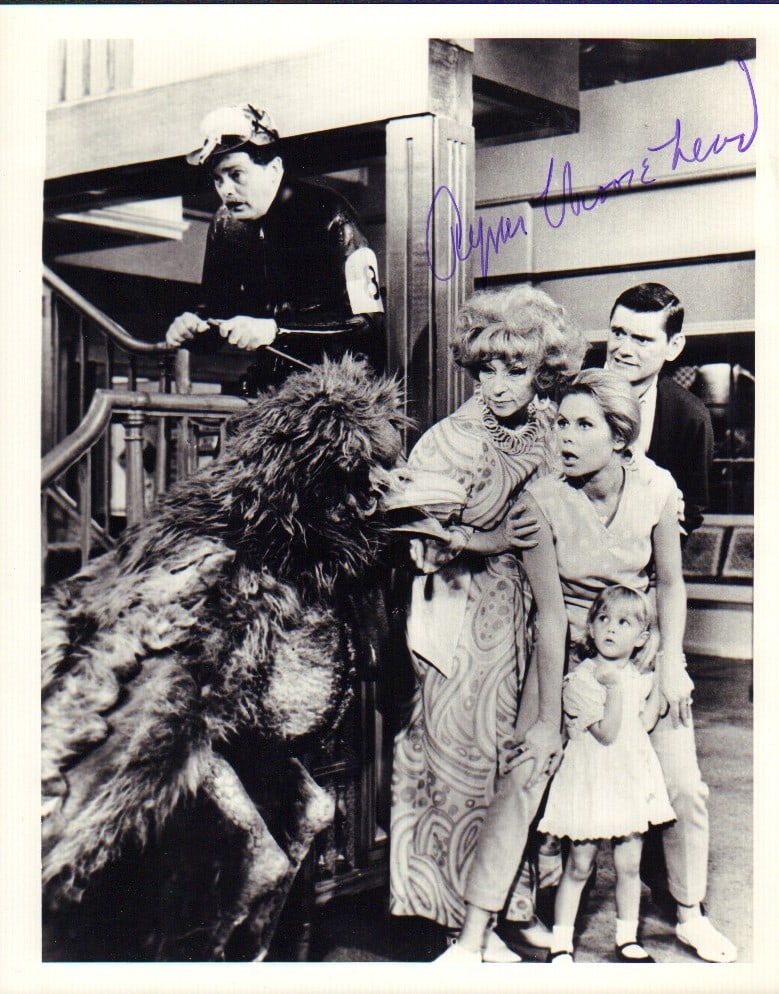 Agnes Moorehead signed photograph (1 of 1)