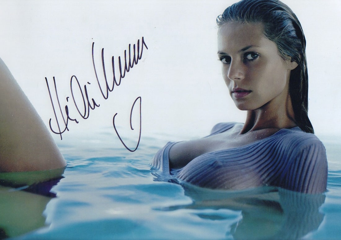 Heidi Klum signed 11x14 photograph (1 of 1)