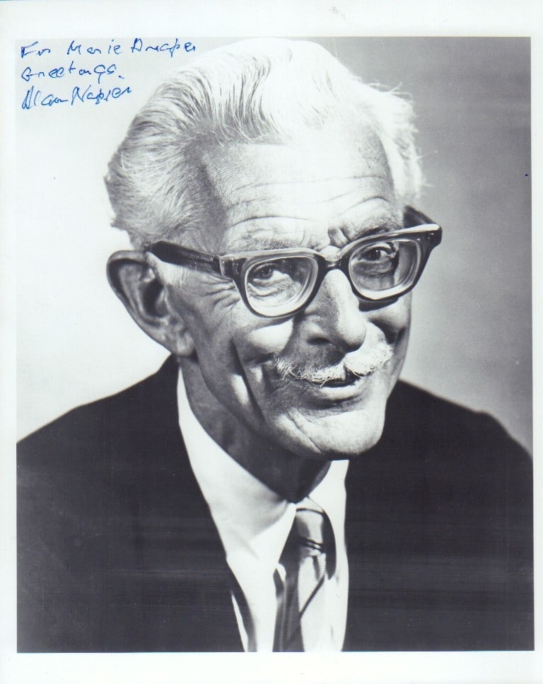 Alan Napier signed photograph (1 of 1)