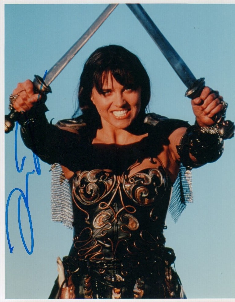 Lucy Lawless signed photograph (1 of 1)