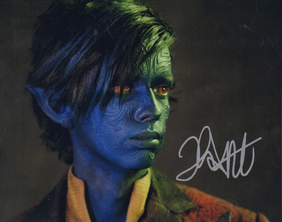 Nicholas Hoult signed photograph (1 of 1)