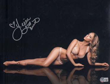 Jennifer Love Hewitt signed photograph