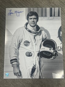 Lee Majors signed 16x20 Six Million Dollar Man photograph