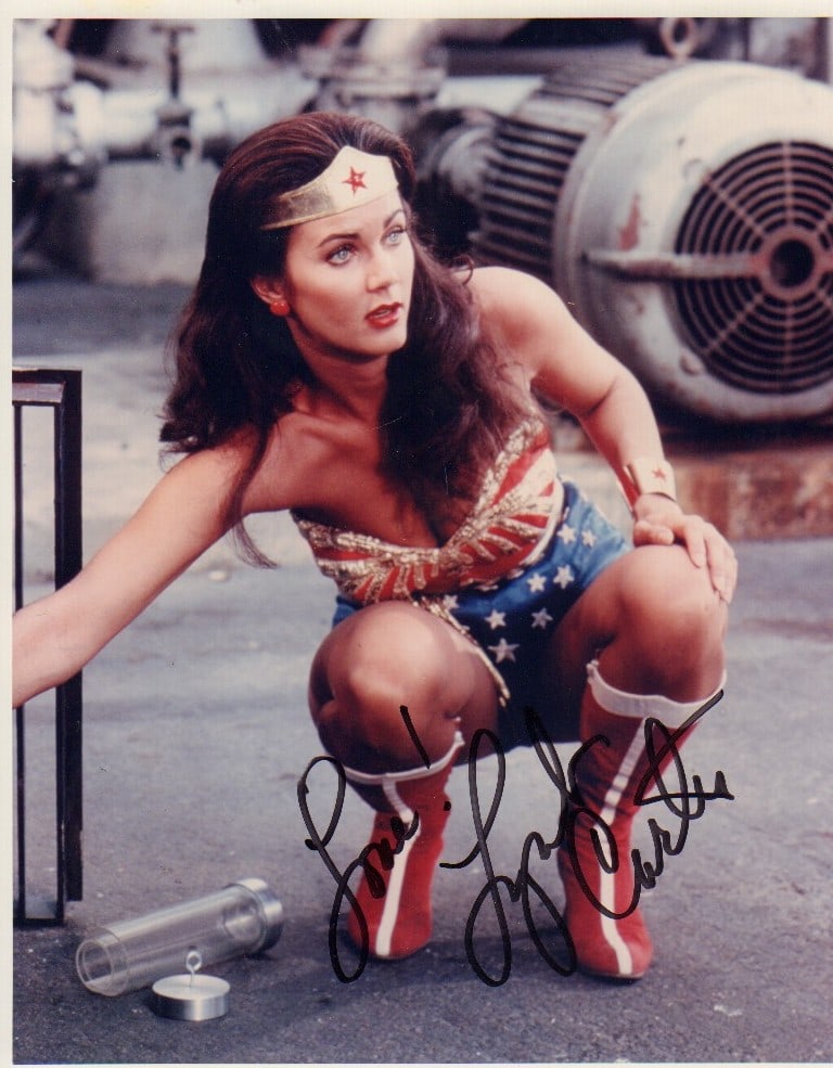 Lynda Carter signed photograph Wonder Woman (1 of 1)