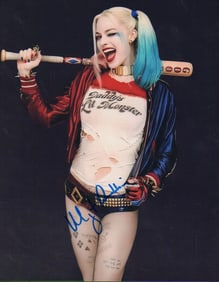 Margot Robbie signed photograph