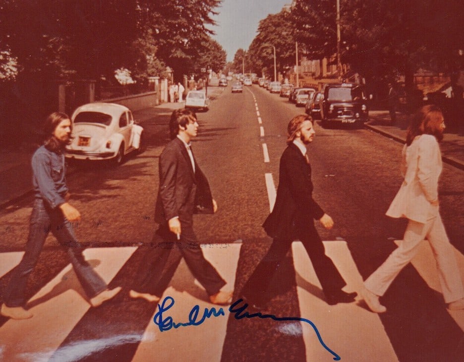 Paul McCartney signed photograph (1 of 1)