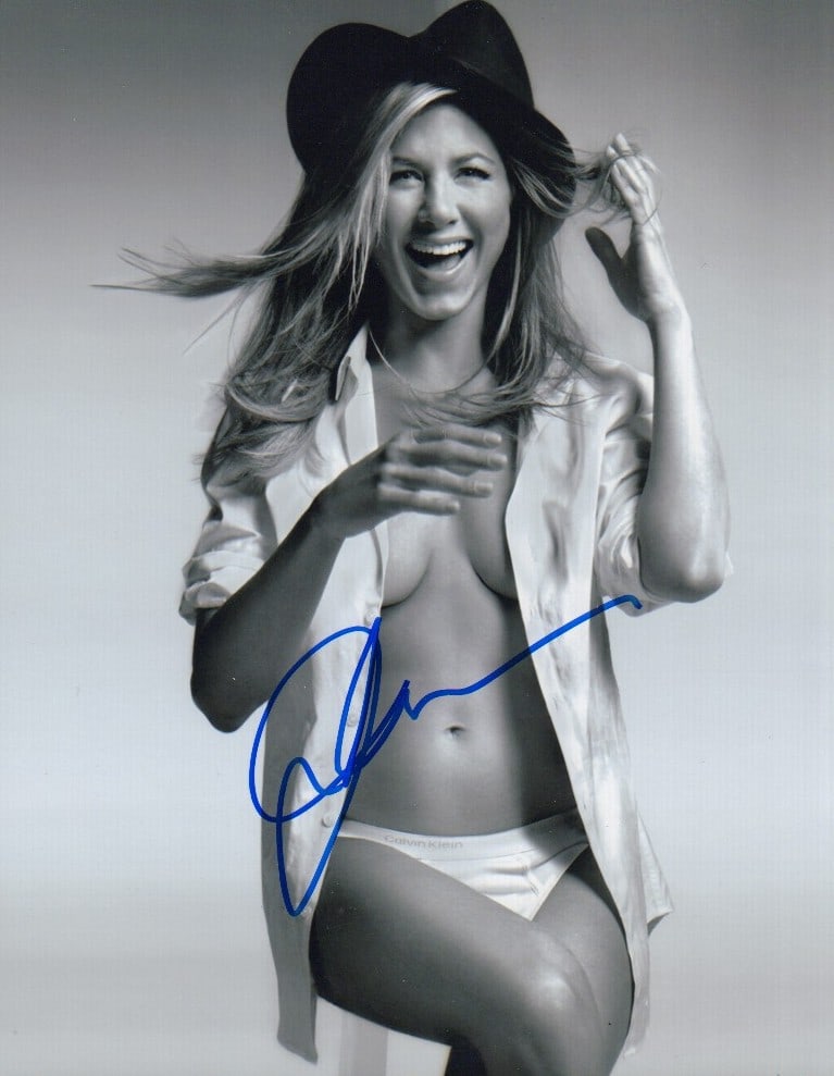 Jennifer Aniston signed photograph (1 of 1)