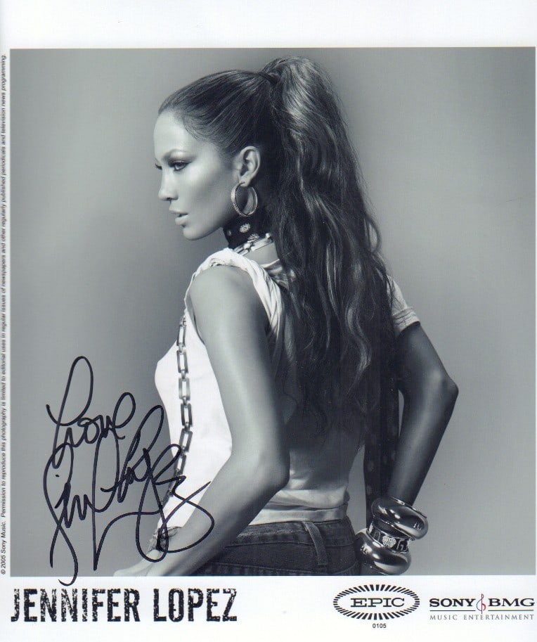 Jennifer Lopez signed photograph (1 of 1)