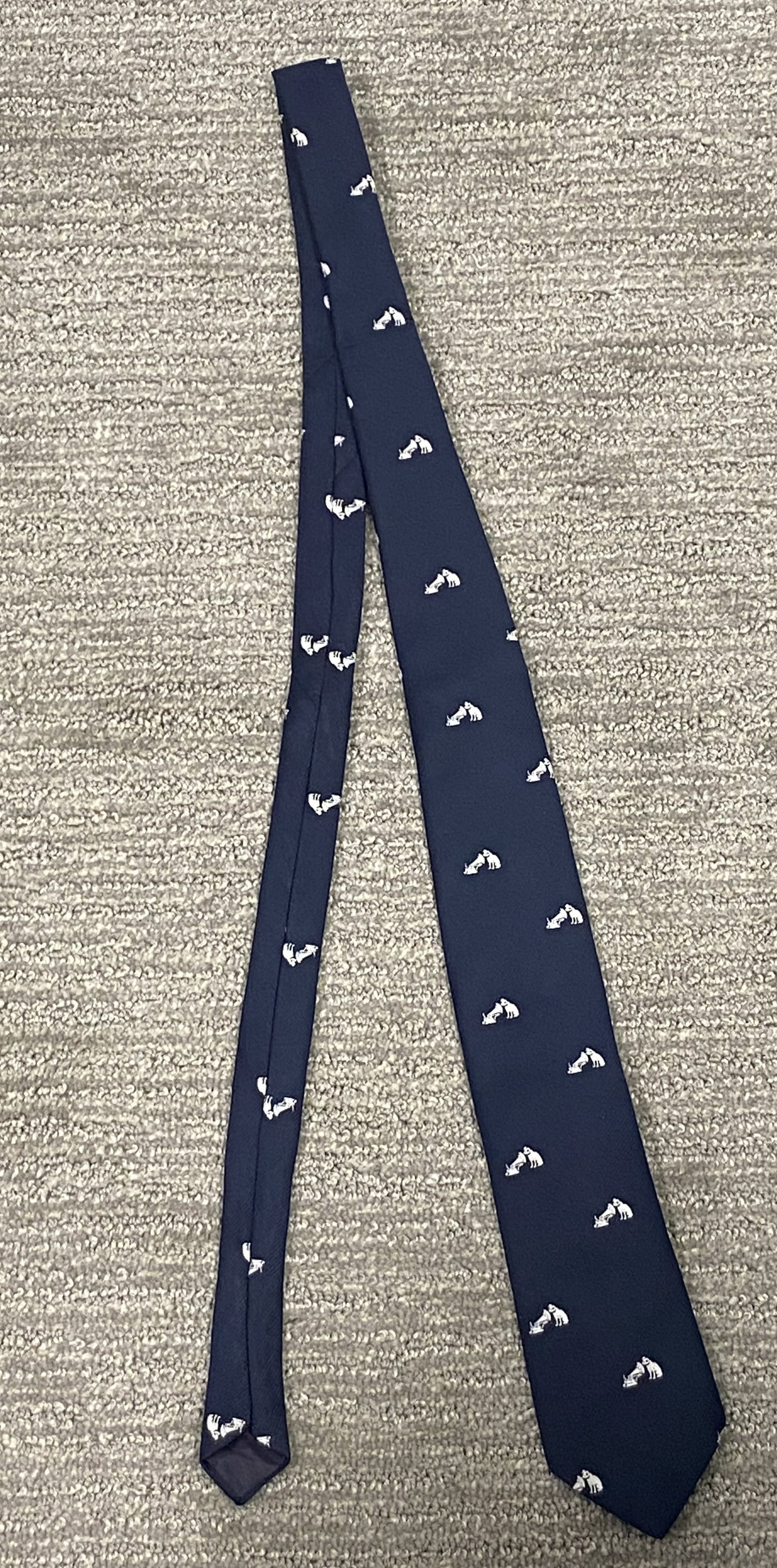 ELVIS PRESLEYS rare owned worn tie (1 of 2)