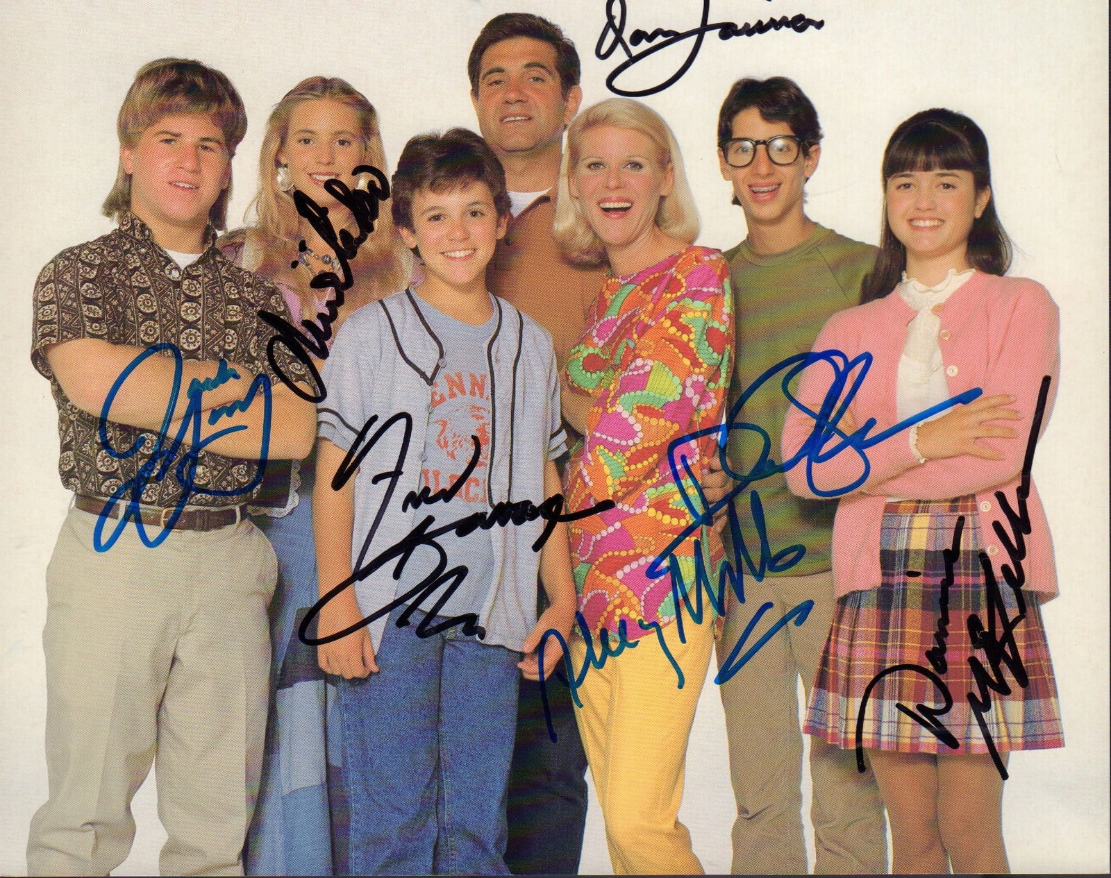 Wonder Years cast signed photograph: A vintage cast signed 8x10 from popular TV series Fred Savage Danb Lauria Olivia D'Abo Danica McKeller etc This item comes with a fully illustrated serial numbered letter of authenticity guaranteeing