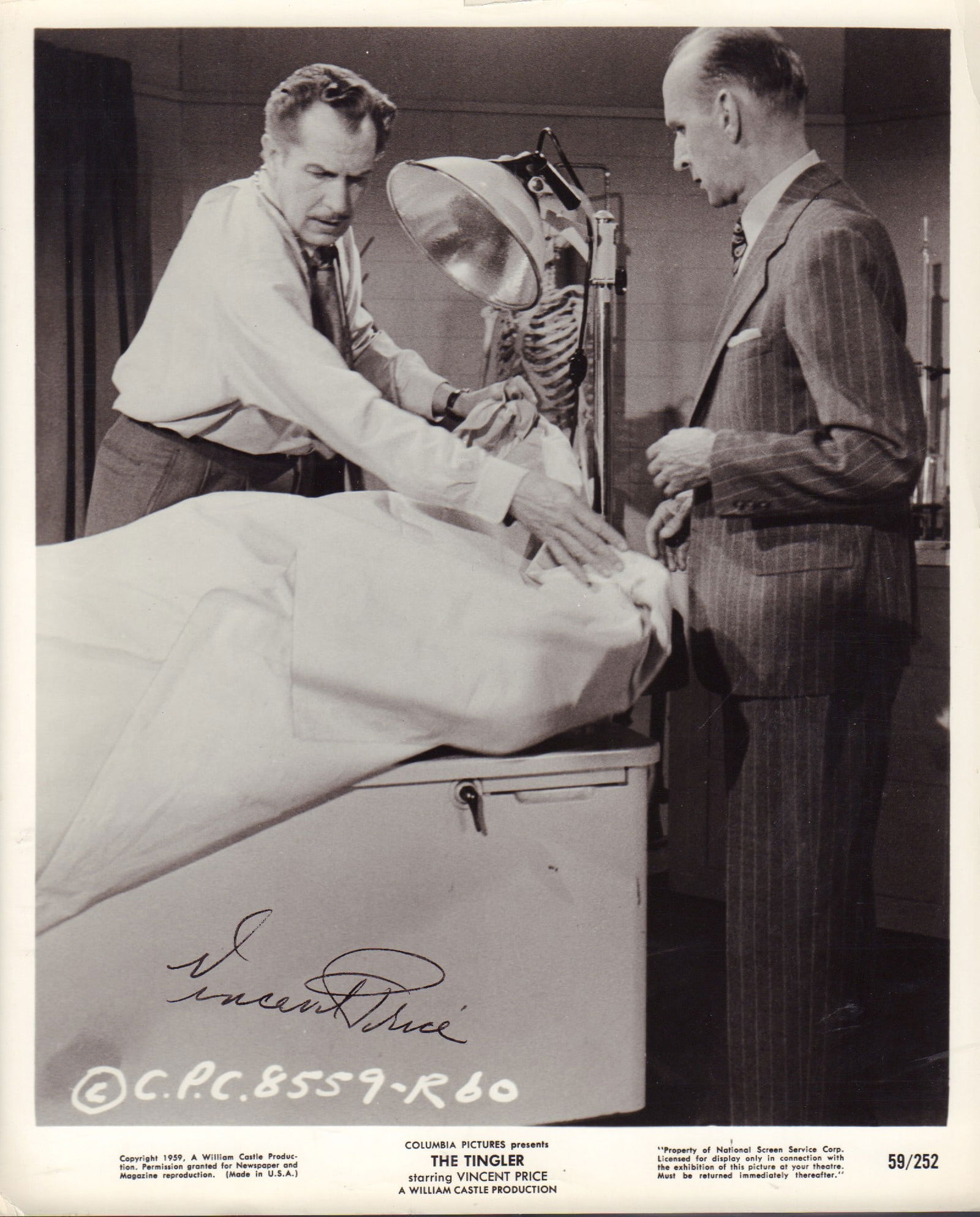 Vincent Price signed photograph (1 of 1)