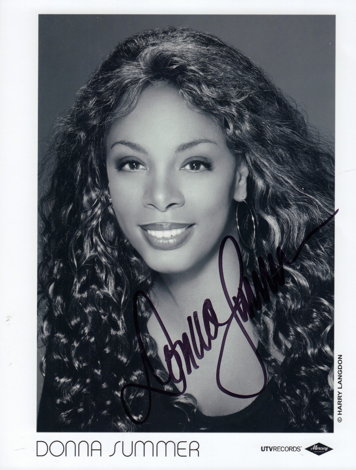 Donna Summer signed photo (1 of 1)