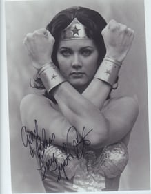 Lynda Carter signed vintage photo